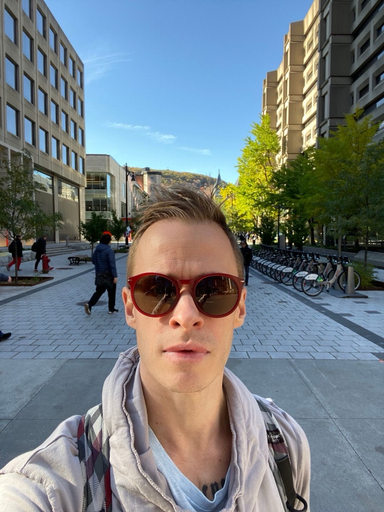 Selfie in Montréal